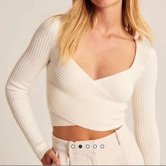 Abercrombie & Fitch sweater - Picture 1 of 3